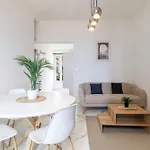 Lägenhet Cozy 2 Bedroom Seafront 150m From Monaco Beausoleil
