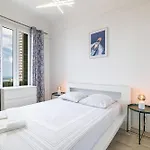 Cozy 2 Bedroom Seafront 150m From Monaco *
