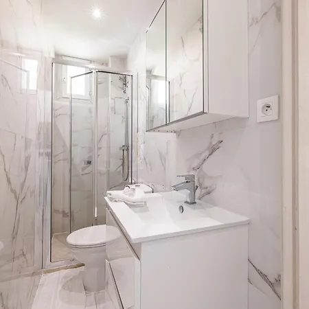 Cozy 2-bedroom Facing The Sea 100m From Monaco *