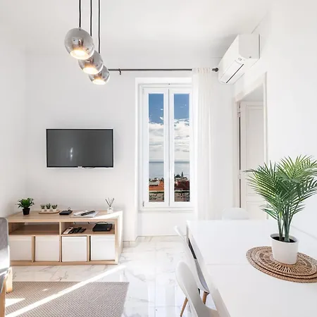 Cozy 2-bedroom Facing The Sea 100m From Monaco Apartment
