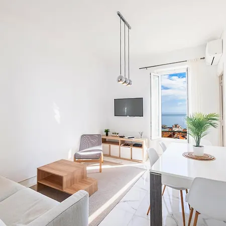 Cozy 2-bedroom Facing The Sea 100m From Monaco Apartment *